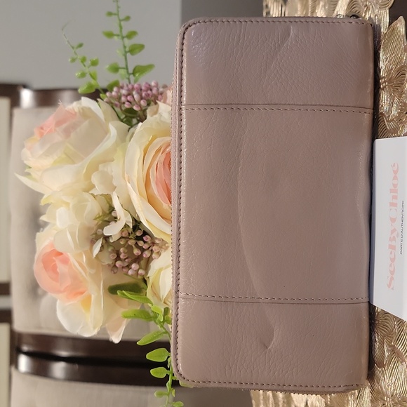 Authentic See by Chloe zippy wallet - Picture 2 of 10